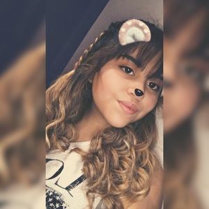 Meet your Posher, Lesly